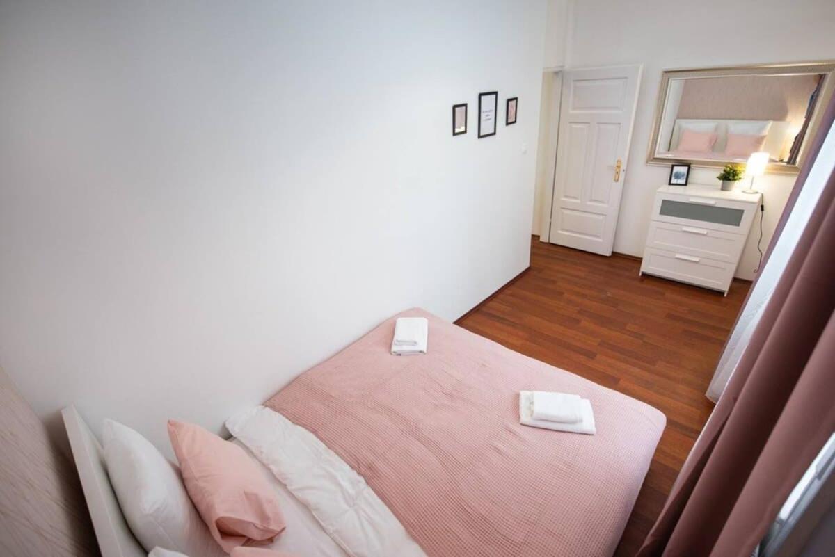 Very central convenient large AC place Budapest Exterior foto