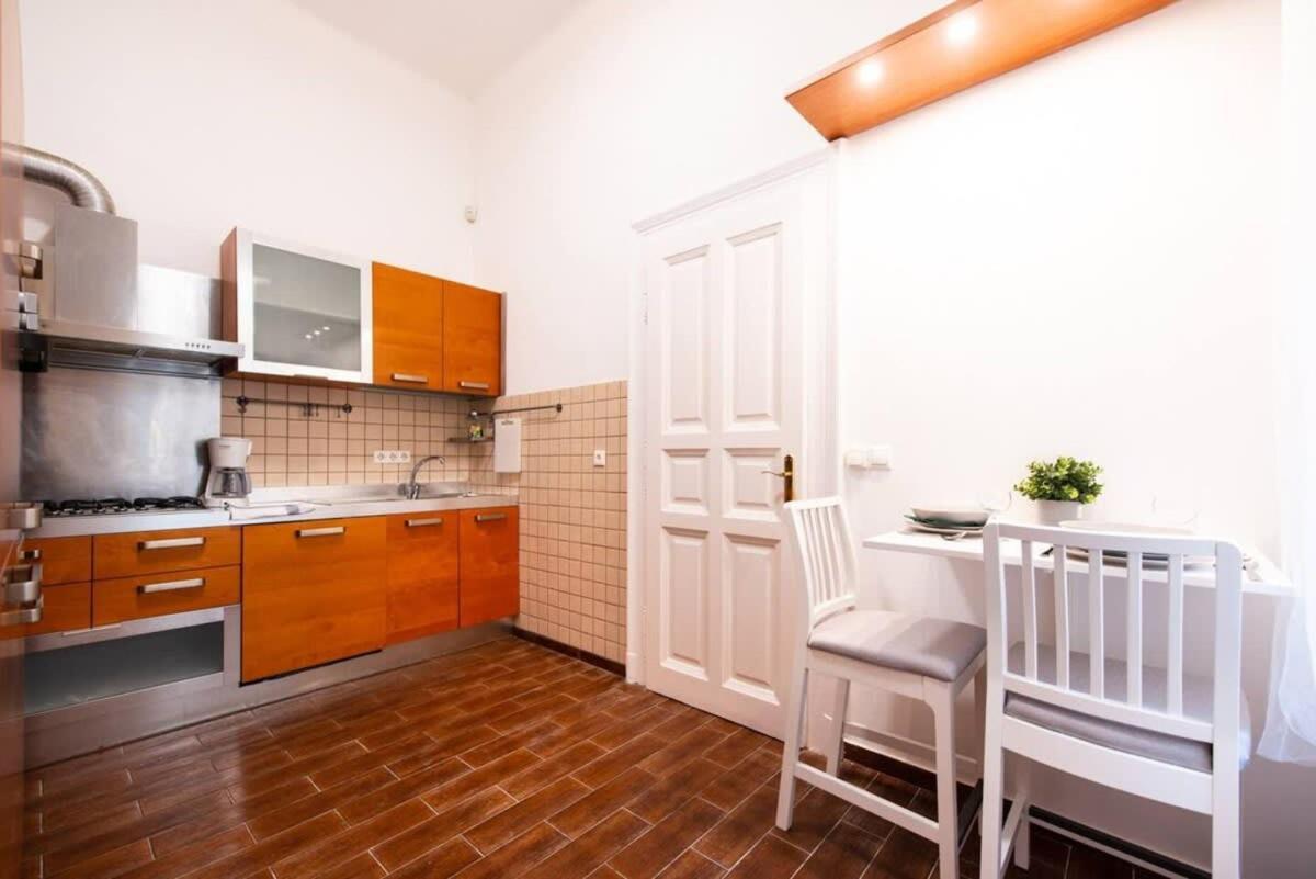 Very central convenient large AC place Budapest Exterior foto