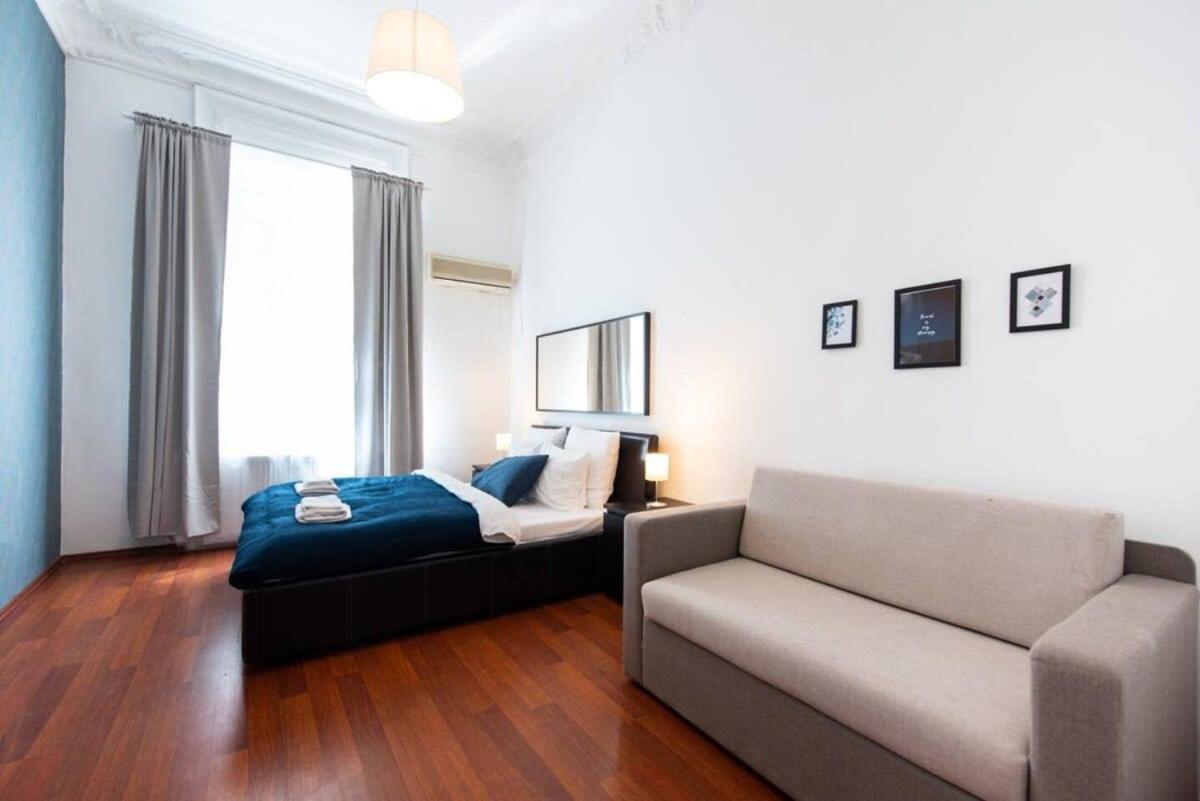 Very central convenient large AC place Budapest Exterior foto