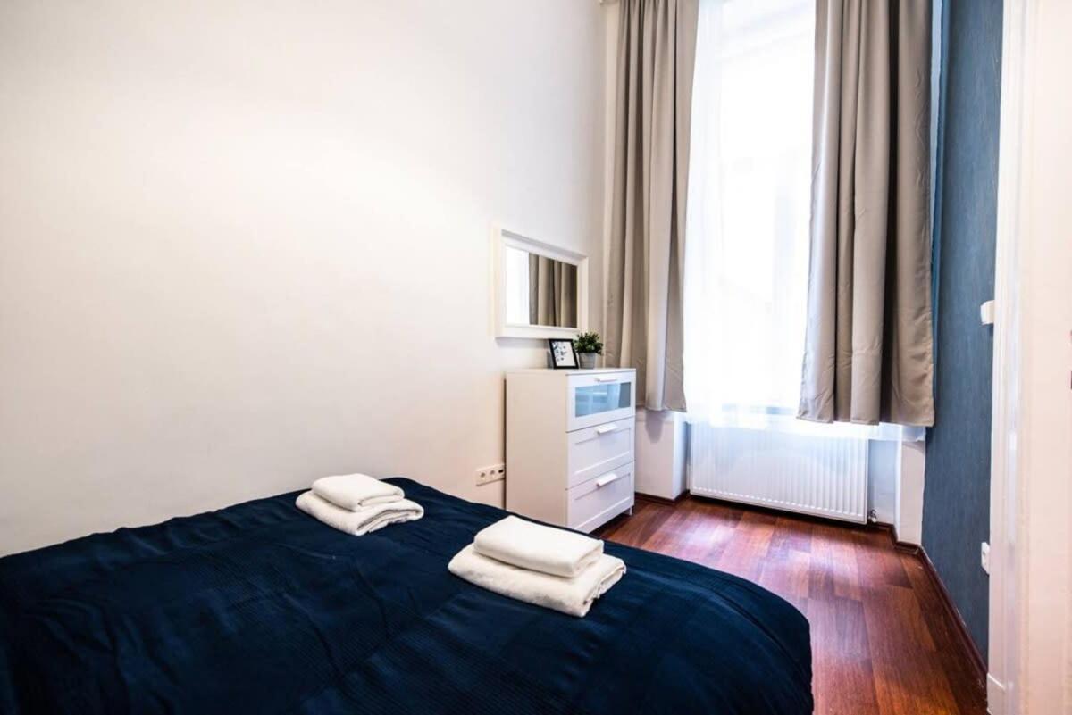 Very central convenient large AC place Budapest Exterior foto