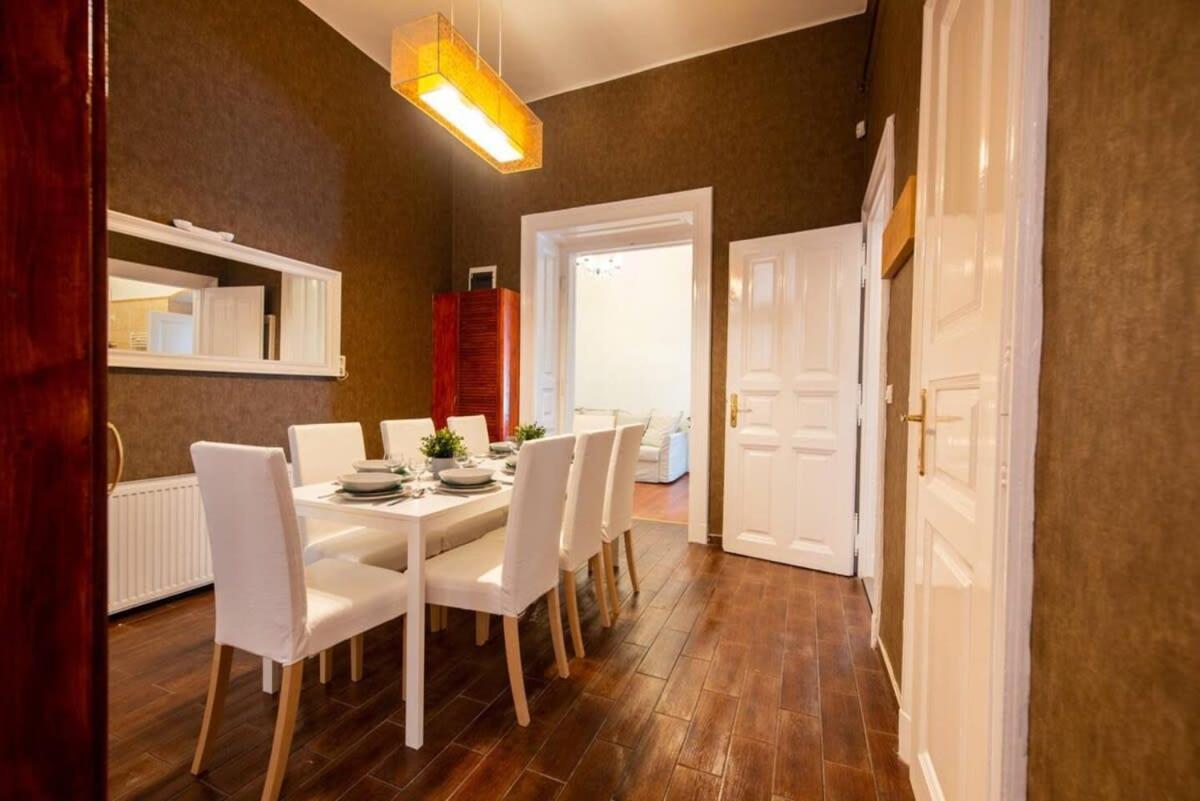 Very central convenient large AC place Budapest Exterior foto