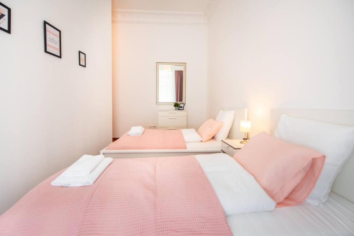 Very central convenient large AC place Budapest Exterior foto